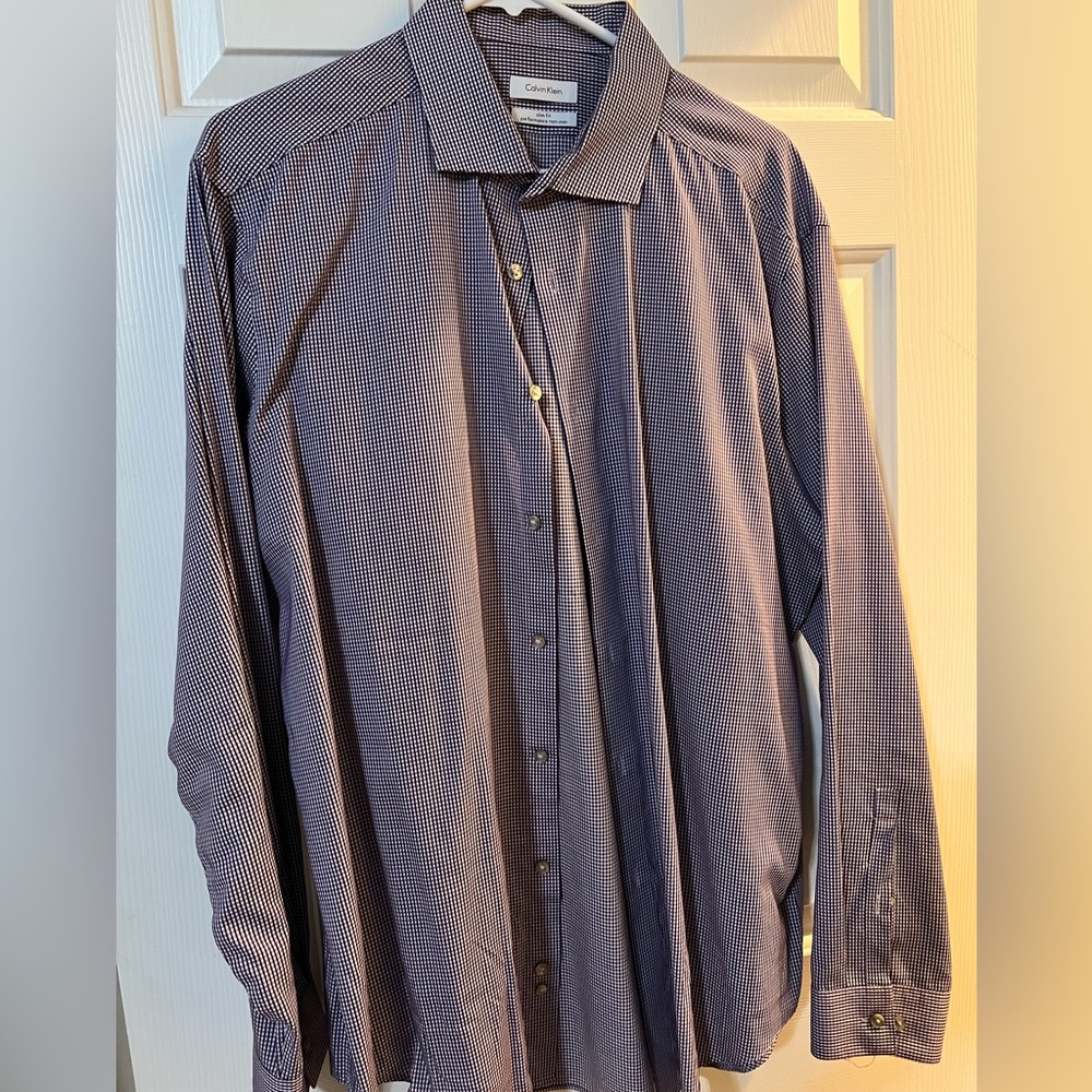 Calvin Klein slim fit dress shirt 17.5 34/35